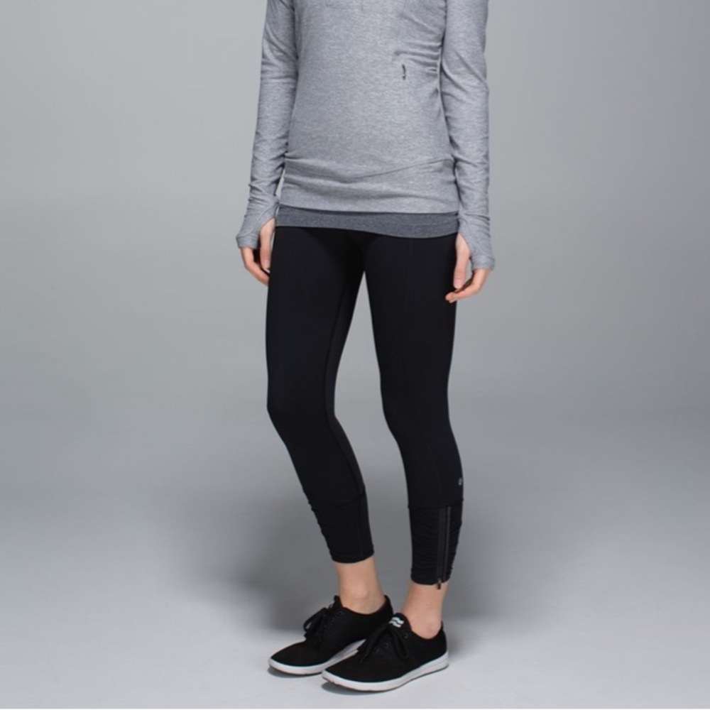 Lululemon Runday Crop Cropped Black Reflective Leggings Women’s Size 4